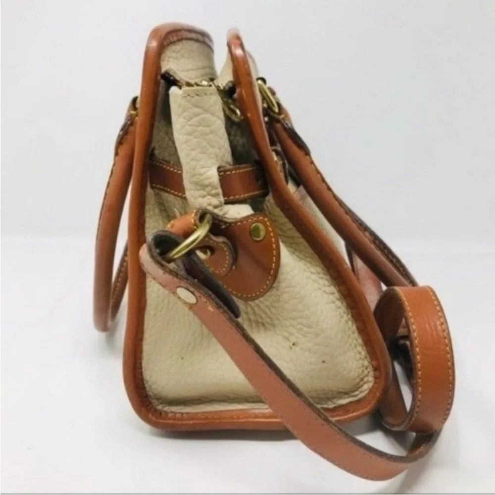 Dooney and Bourke vintage all weather  Leather Handbag